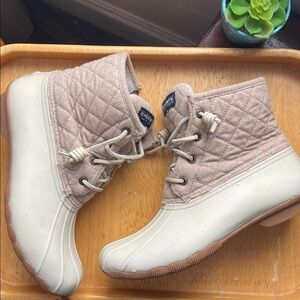 Sperry Sz 8 Saltwater Quilted Duck Boots - Waterproof - Lace Up Rain Booties